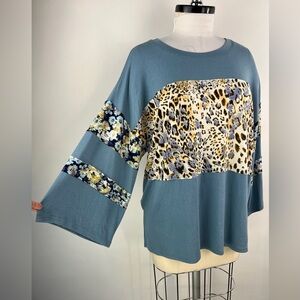 💚 3048. Blue Floral Leopard Print Wide Sleeve Top